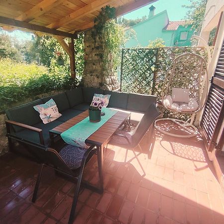 Apartman Hric -50M Od Plaze- Mali Lošinj Esterno foto