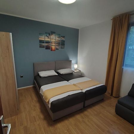 Apartman Hric -50M Od Plaze- Mali Lošinj Esterno foto