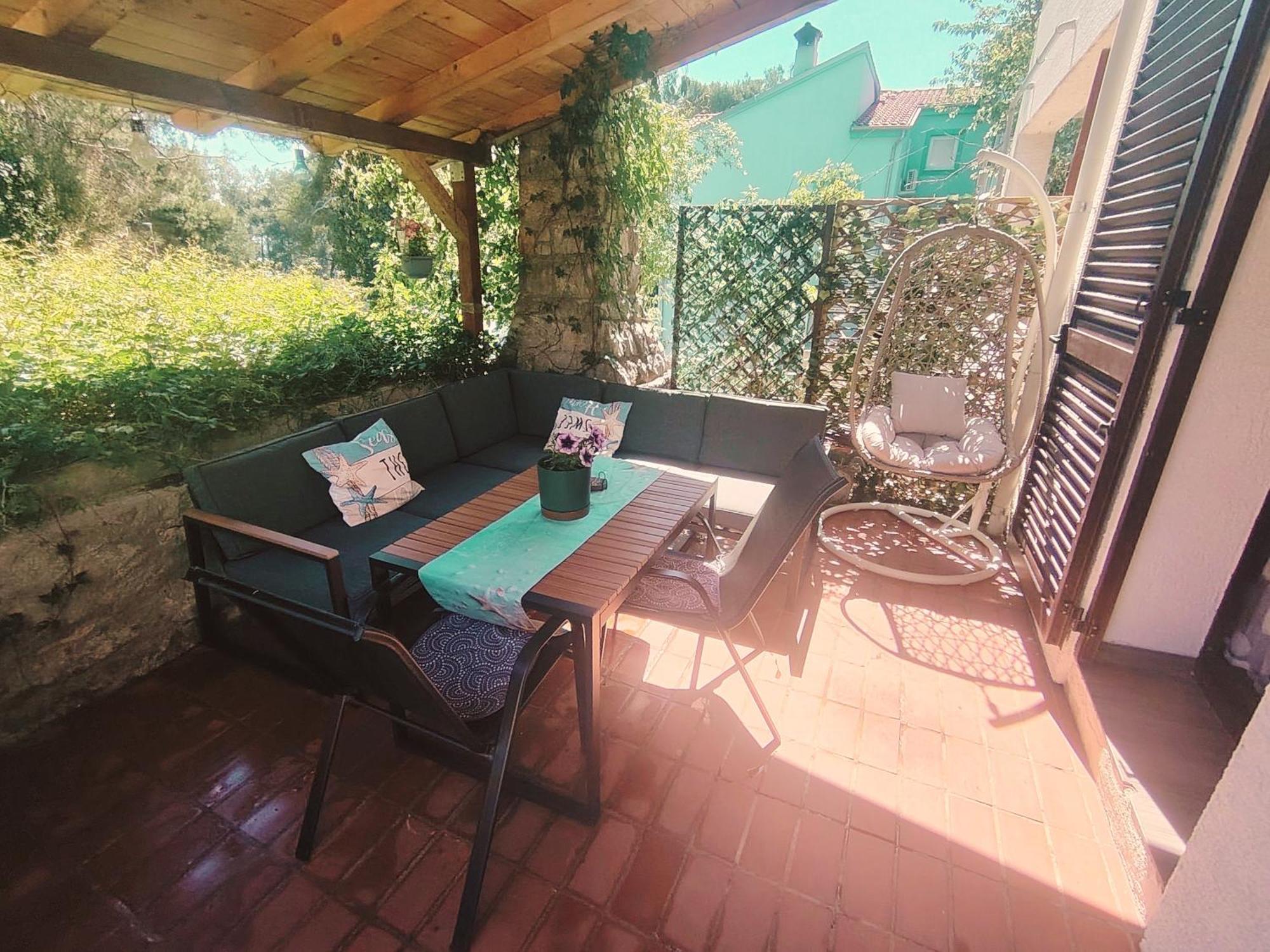Apartman Hric -50M Od Plaze- Mali Lošinj Esterno foto