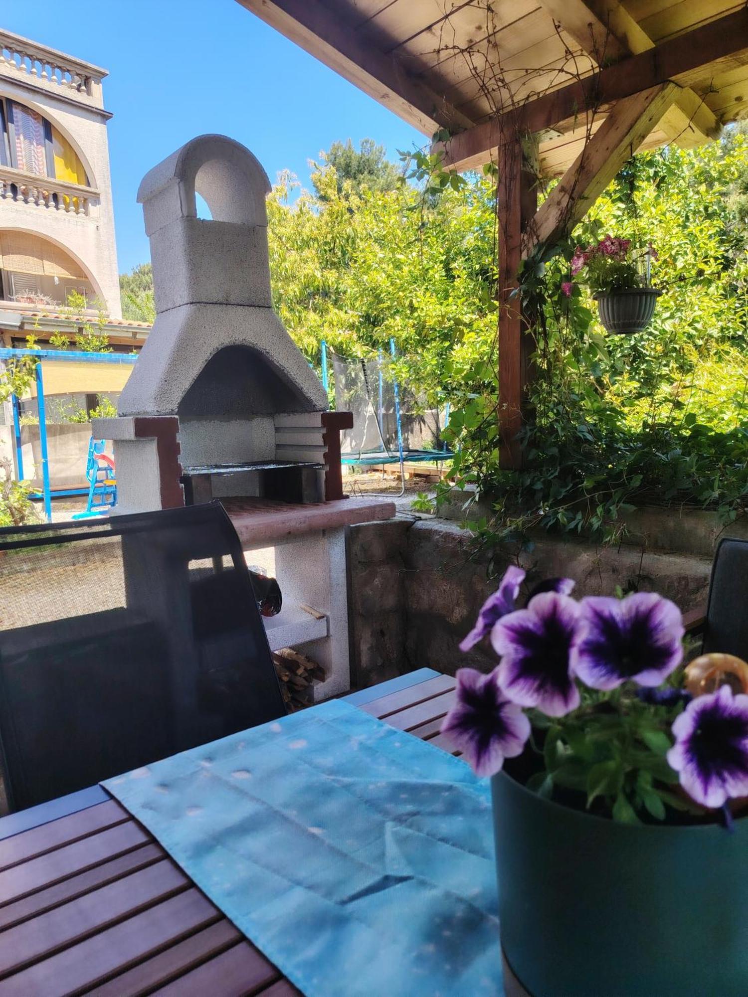 Apartman Hric -50M Od Plaze- Mali Lošinj Esterno foto